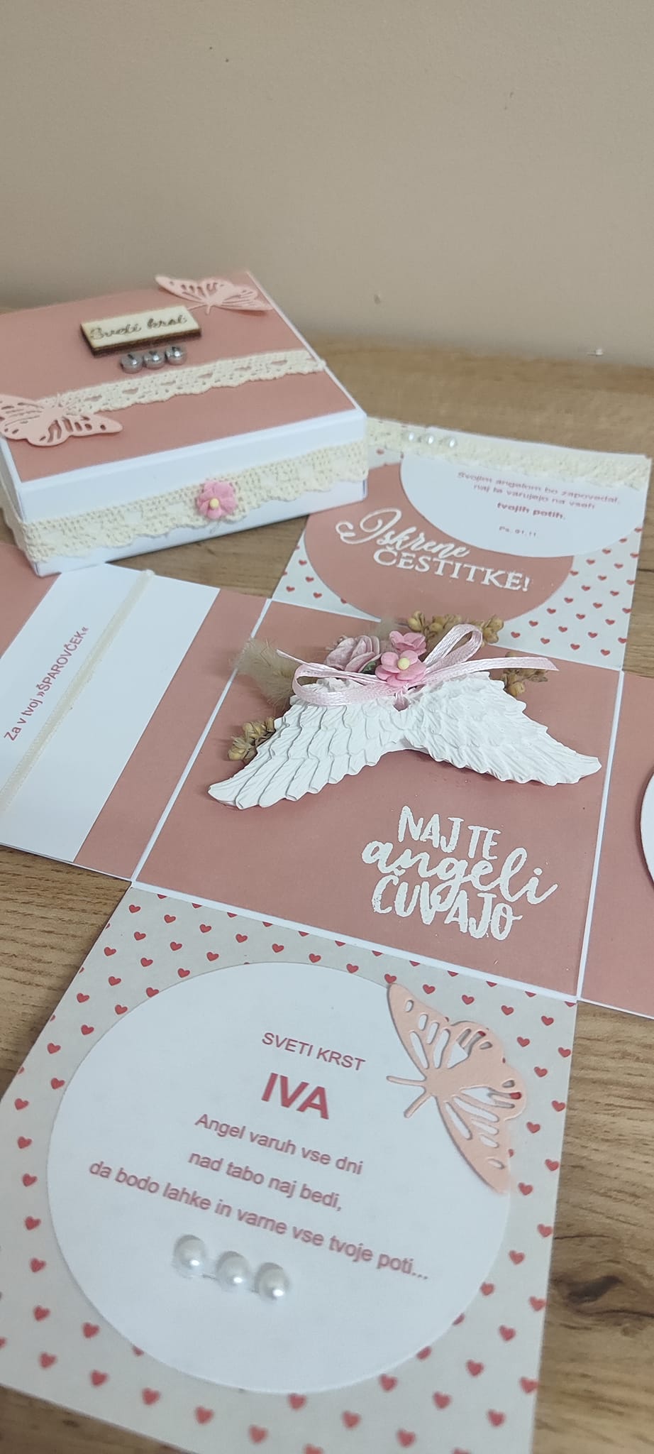 Škatlica presenečenja- krila