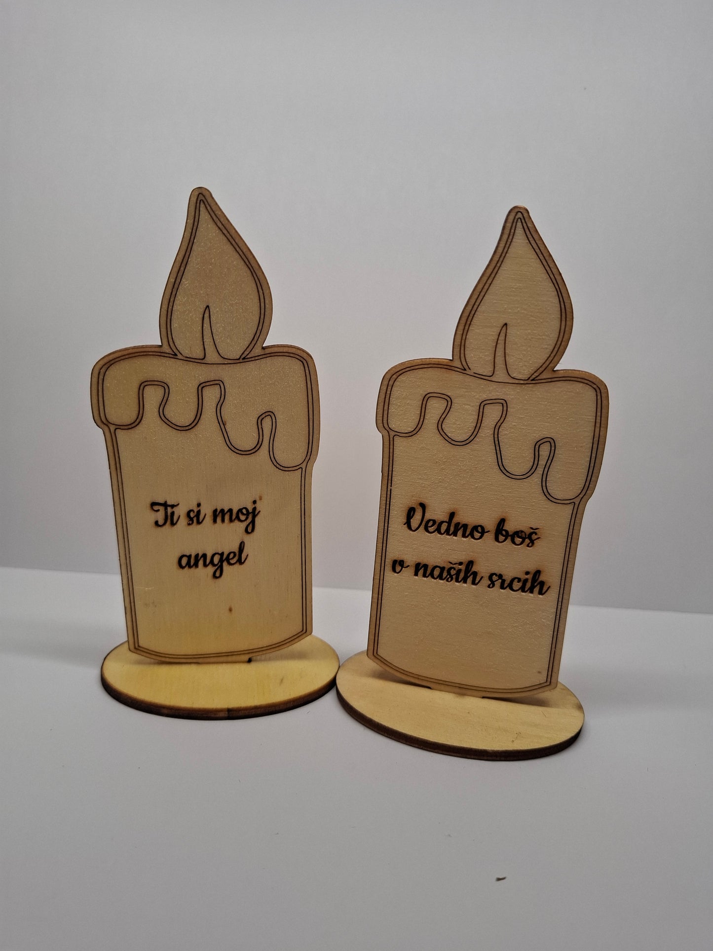 Lesena svečka na podstavku