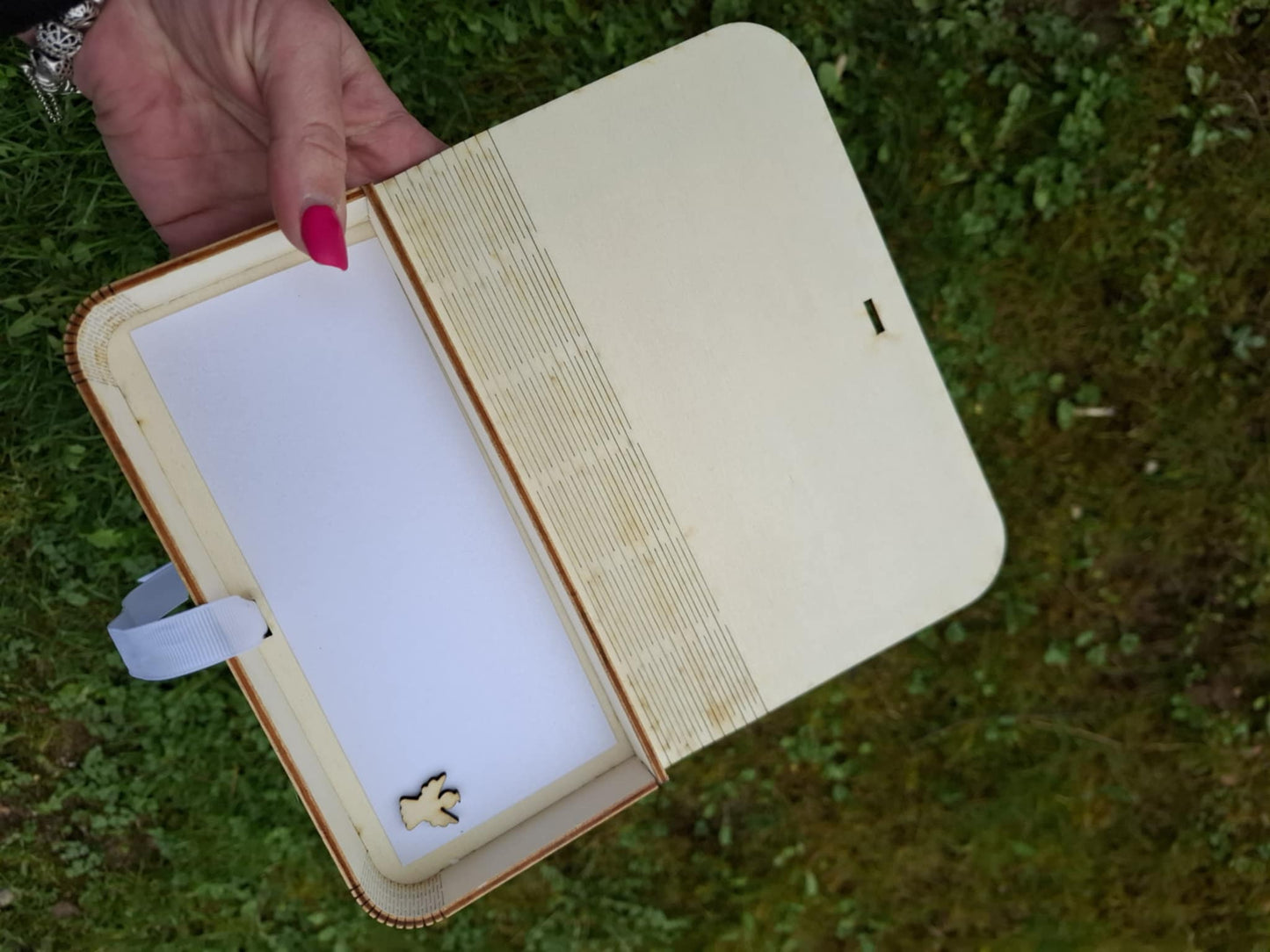 Lesena škatlica- knjiga