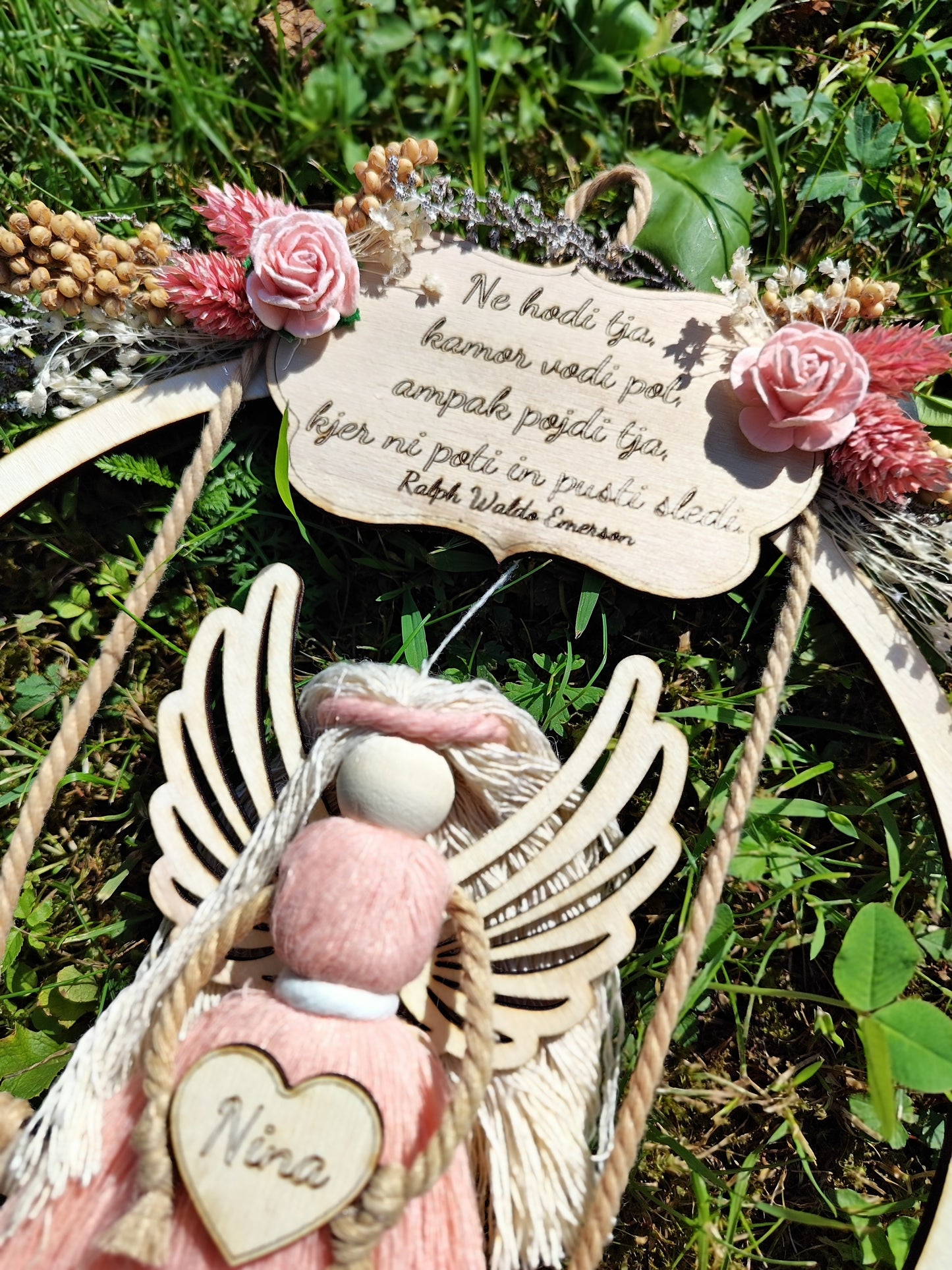 Macrame angel na obroču s posvetilom