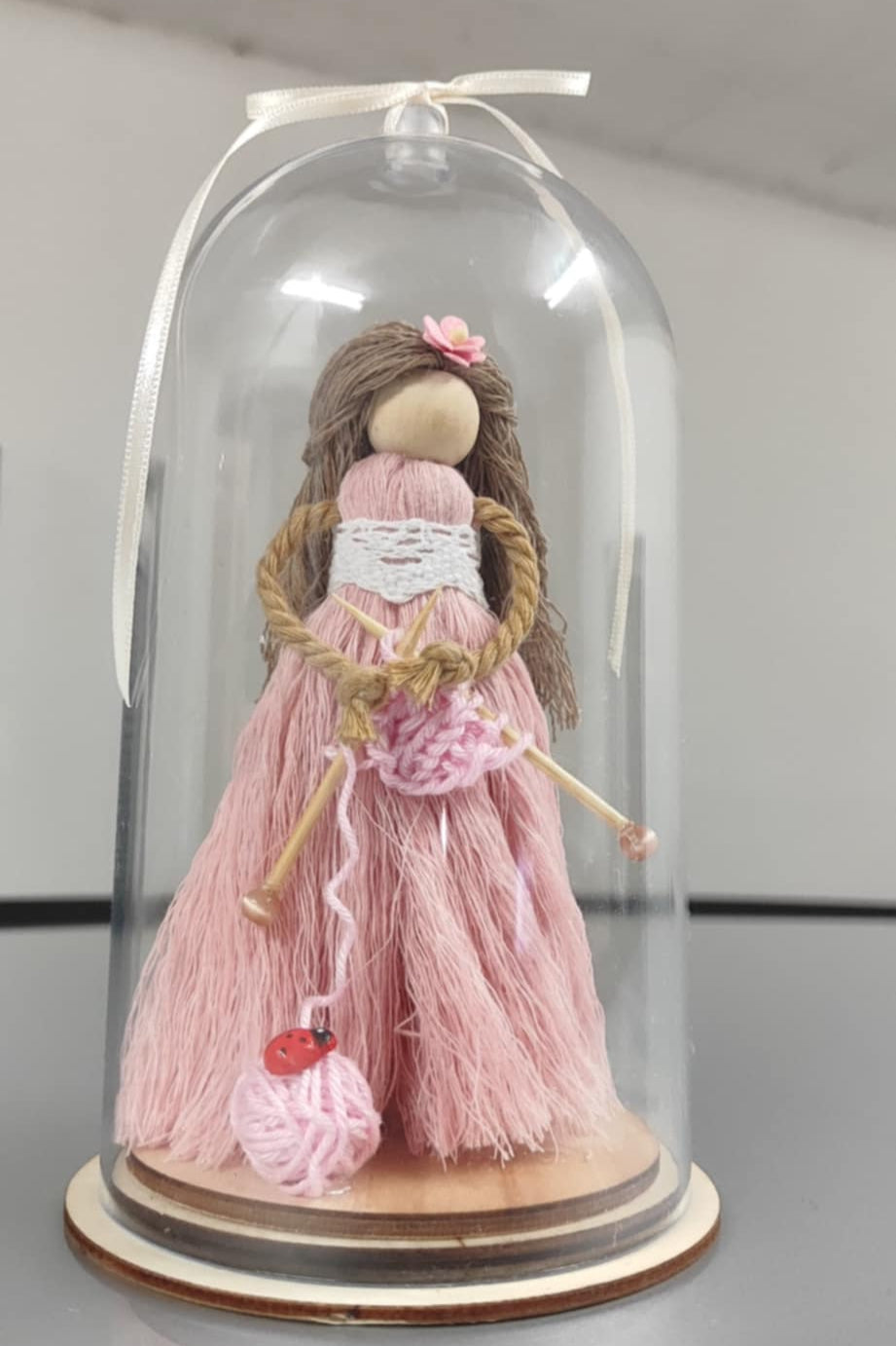 Punčka/angel v kupoli